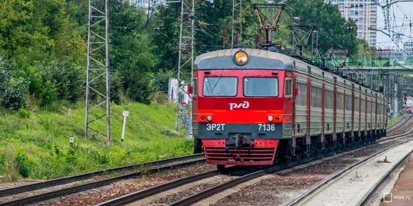 Пригородные поезда поедут от Грачёвской по изменённому расписанию